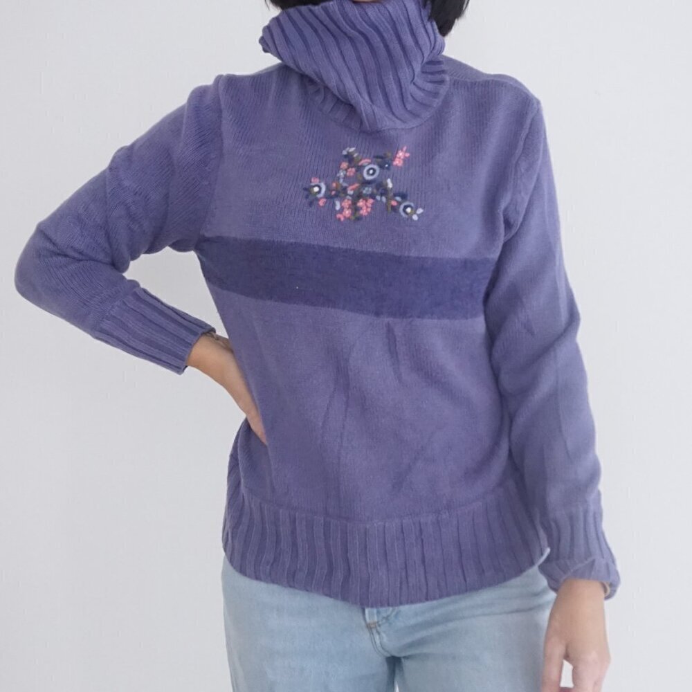 Vintage NT Purple w Pink Embroidered Floral Knit Turtleneck Light Sweater L